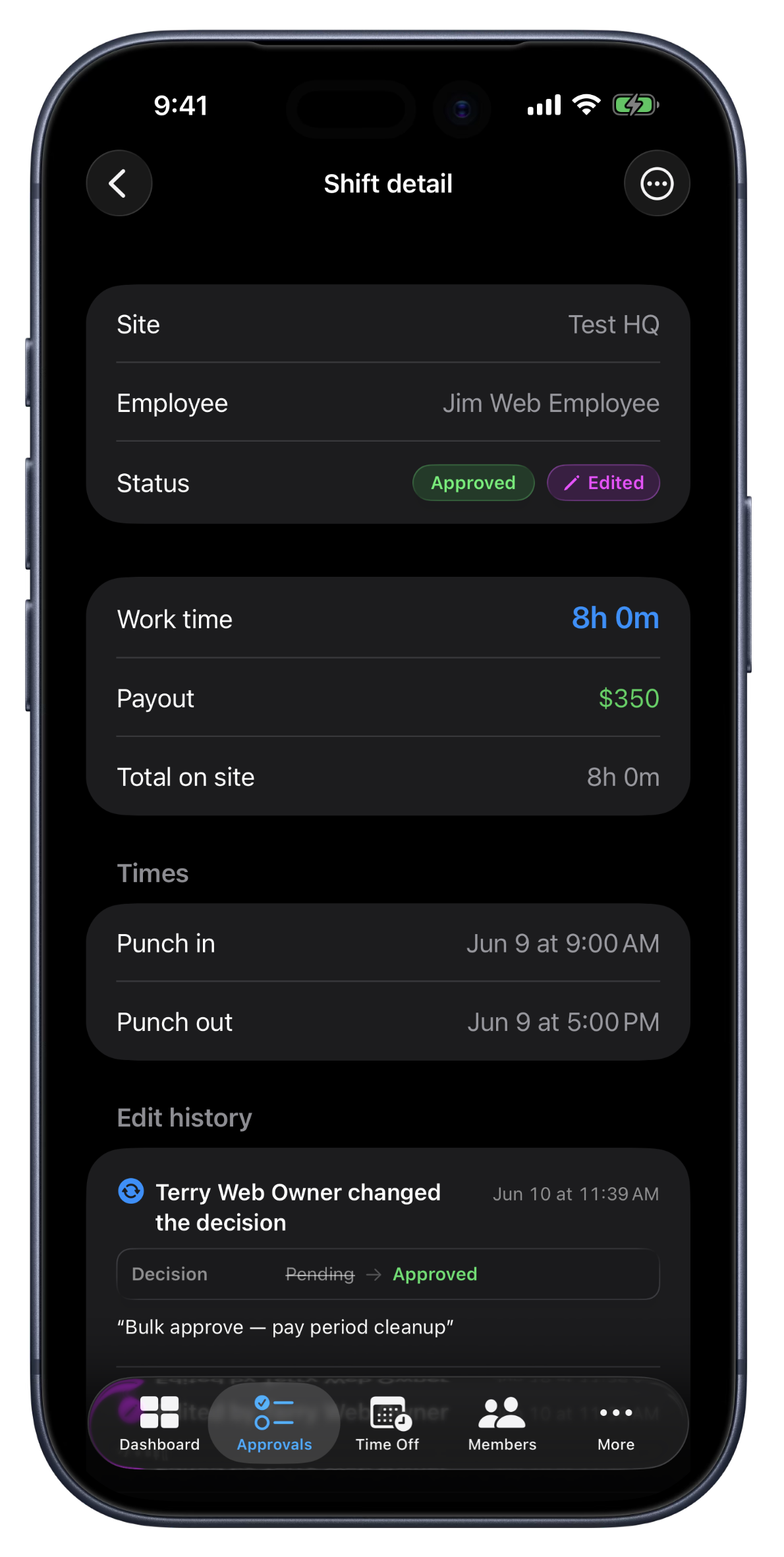 Un quart terminé sur iPhone payé à son taux par emplacement : une visite à 350 $ avec les heures sur place, les Punch in et out, et l'historique des modifications